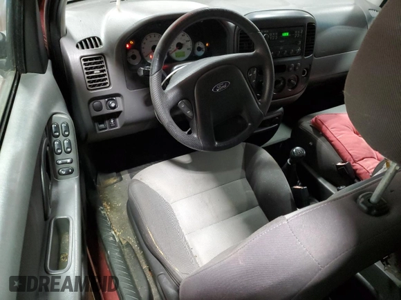 2004 Ford Escape XLS Value with VIN 1FMYU02B44KA62755, listed as a Copart auction lot 81717154 with 127,158 mi miles and Clean Title. Bid and sale history available at DreamBid. Image 8.