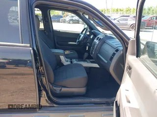 2012 Ford Escape XLT z VIN 1FMCU9D76CKC59030, wystawiony jako IAAI lot #42396412 z przebiegiem 101 223 mil mil oraz . Historia ofert i sprzedaży dostępna na DreamBid. Obrazek 5.