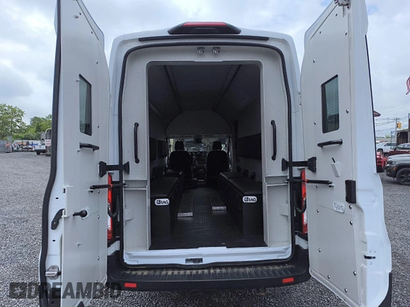 2023 Ford Transit Cargo with VIN 1FTRU8XG8PKC05304, listed as a Copart auction lot 60695455 with 697 mi miles and Clean title. Bid and sale history available at DreamBid. Image 8.