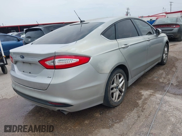 2016 Ford Fusion SE with VIN 1FA6P0H78G5131820, listed as a IAAI auction lot 42007633 with 200,863 mi miles. Bid and sale history available at carsss.com. Image 4.