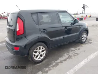 2012 Kia Soul with VIN KNDJT2A59C7748615, listed as a IAAI auction lot 42077867 with 199,114 mi miles. Bid and sale history available at carsss.com. Image 4.