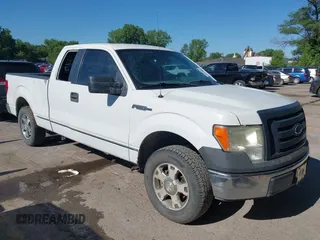 2009 Ford F-150 XLT z VIN 1FTRX12V99KC16139, wystawiony jako IAAI lot #42327510 z przebiegiem 192 148 mil mil oraz . Historia ofert i sprzedaży dostępna na DreamBid. Obrazek 1.