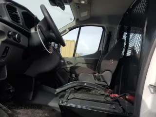 2023 Ford Transit Cargo with VIN 1FTBR1Y85PKA77962, listed as a Copart auction lot 83095814 with 21,928 mi miles and Clean Title. Bid and sale history available at DreamBid. Image 7.