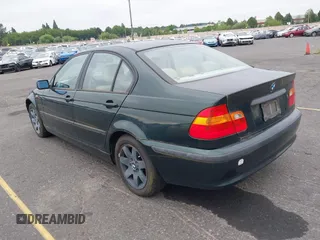 2005 BMW 3 Series 325i with VIN WBAEV33415KX11061, listed as a IAAI auction lot 42810241 with 168,338 mi miles and . Bid and sale history available at DreamBid. Image 3.