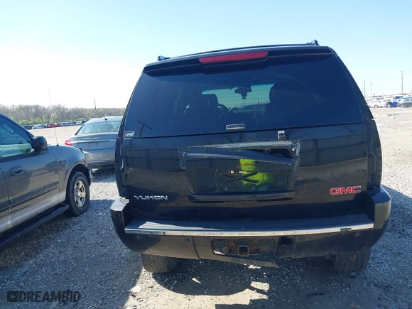 2008 GMC Yukon Denali with VIN 1GKFK63888J136525, listed as a IAAI auction lot 41975399 with 210,624 mi miles. Bid and sale history available at carsss.com. Image 16.