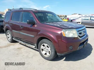 2010 Honda Pilot LX z VIN 5FNYF3H29AB004088, wystawiony jako IAAI lot #42339270 z przebiegiem 242 385 mil mil oraz . Historia ofert i sprzedaży dostępna na DreamBid. Obrazek 1.