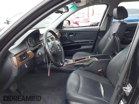 2009 BMW 3 Series 328i z VIN WBAPH57599NM33609, wystawiony jako IAAI lot #42368969 z przebiegiem 269 911 mil mil oraz . Historia ofert i sprzedaży dostępna na DreamBid. Obrazek 5.