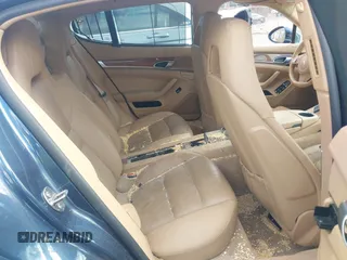 2012 Porsche Panamera S Hybrid z VIN WP0AD2A73CL045338, wystawiony jako IAAI lot #42038242 z przebiegiem 112 131 mil mil oraz . Historia ofert i sprzedaży dostępna na DreamBid. Obrazek 8.