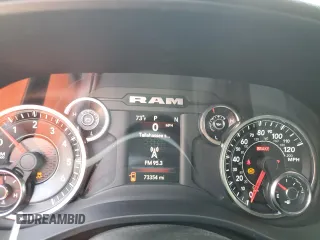 2021 Ram 1500 Big Horn z VIN 1C6RREFT1MN660589, wystawiony jako Copart lot #53296115 z przebiegiem 73 354 mil mil oraz Nie do naprawy • Non repairable. Historia ofert i sprzedaży dostępna na DreamBid. Obrazek 9.