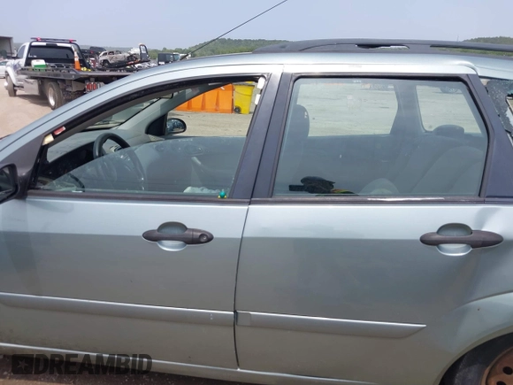 2003 Ford Focus SE Fleet с VIN 1FAFP36363W142000, выставлен на аукционе IAAI как лот 39992234 с пробегом 317 957 миль миль и . История ставок и продаж доступна на DreamBid. Изображение 14.