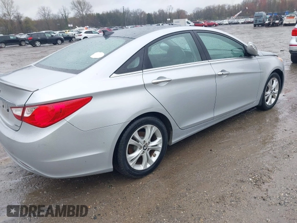 2013 Hyundai Sonata Limited with VIN 5NPEC4AC0DH732425, listed as a IAAI auction lot 42030047 with 109,241 mi miles and . Bid and sale history available at DreamBid. Image 4.