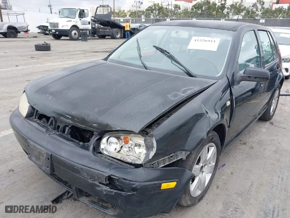 2005 Volkswagen Golf GL with VIN 9BWFL61J354014217, listed as a IAAI auction lot 41526911 with 137,805 mi miles. Bid and sale history available at carsss.com. Image 6.