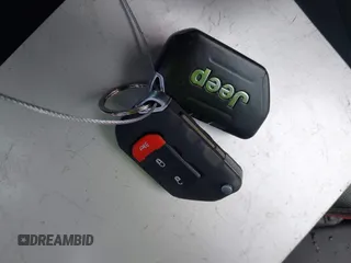 2021 Jeep Wrangler Unlimited Sport S z VIN 1C4HJXDN6MW685705, wystawiony jako IAAI lot #42344146 z przebiegiem 53 859 mil mil oraz . Historia ofert i sprzedaży dostępna na DreamBid. Obrazek 11.