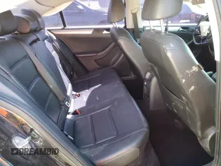 2015 Volkswagen Jetta SE z VIN 3VWD07AJ4FM282387, wystawiony jako Copart lot #48435015 z przebiegiem 177 857 mil mil oraz Szkoda całkowita • Salvage title. Historia ofert i sprzedaży dostępna na DreamBid. Obrazek 11.