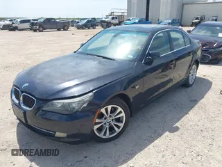 2009 BMW 5 Series 535i xDrive z VIN WBANV93519C133586, wystawiony jako IAAI lot #42377442 z przebiegiem 210 243 mil mil oraz . Historia ofert i sprzedaży dostępna na DreamBid. Obrazek 2.
