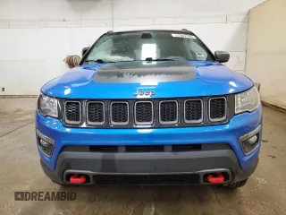 2018 Jeep Compass Trailhawk z VIN 3C4NJDDBXJT342632, wystawiony jako Copart lot #57302595 z przebiegiem 84 160 mil mil oraz Czysty tytuł • Clean title. Historia ofert i sprzedaży dostępna na DreamBid. Obrazek 5.