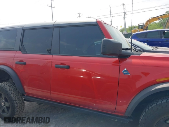 2024 Ford Bronco z VIN 1FMEE1BP8RLA06515, wystawiony jako IAAI lot #42285341 z przebiegiem 17 102 mil mil oraz . Historia ofert i sprzedaży dostępna na DreamBid. Obrazek 14.