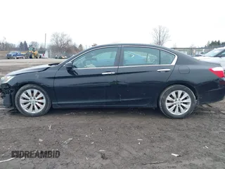 2013 Honda Accord Sdn EX-L with VIN 1HGCR2F82DA086652, listed as a IAAI auction lot 41757842 with 104,999 mi miles. Bid and sale history available at carsss.com. Image 15.