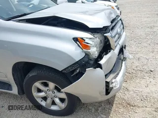 2012 Lexus GX 460 с VIN JTJBM7FX2C5038778, выставлен на аукционе IAAI как лот 42746203 с пробегом 212 412 миль миль и . История ставок и продаж доступна на DreamBid. Изображение 18.