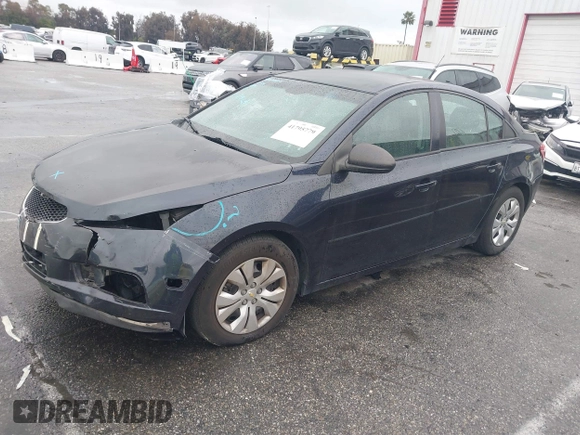 2014 Chevrolet Cruze LS z VIN 1G1PA5SHXE7351632, wystawiony jako IAAI lot #41795779 z przebiegiem 144 948 mil mil oraz . Historia ofert i sprzedaży dostępna na DreamBid. Obrazek 18.