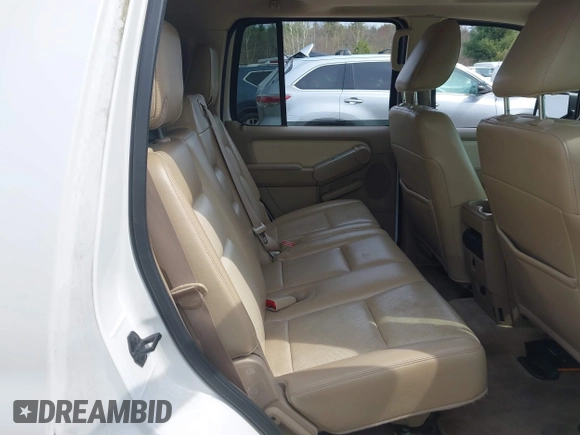 2010 Mercury Mountaineer Premier z VIN 4M2EN4JE0AUJ03609, wystawiony jako IAAI lot #42130089 z przebiegiem 207 795 mil mil oraz . Historia ofert i sprzedaży dostępna na DreamBid. Obrazek 8.