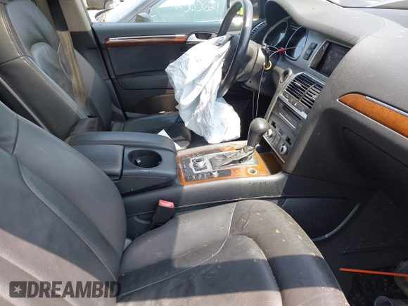 2010 Audi Q7 Premium Plus with VIN WA1LYAFE1AD002875, listed as a IAAI auction lot 42438514 with 124,548 mi miles and . Bid and sale history available at DreamBid. Image 5.