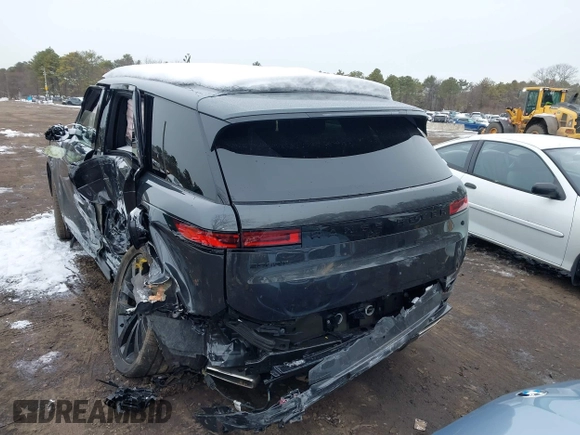 2025 Land Rover Range Rover Sport with VIN SAL1L9E44SA427599, listed as a IAAI auction lot 41548751 with 2,276 mi miles and . Bid and sale history available at DreamBid. Image 16.