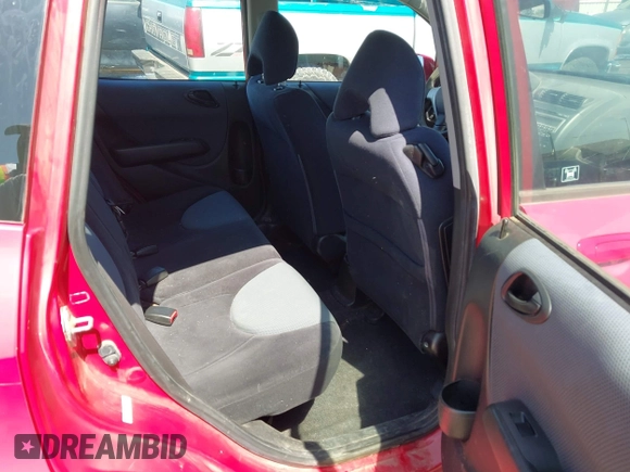 2007 Honda Fit Sport with VIN JHMGD37627S042097, listed as a IAAI auction lot 42461445 with 197,625 mi miles and . Bid and sale history available at DreamBid. Image 8.