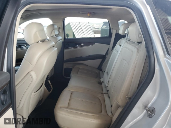 2016 Lincoln MKX Reserve z VIN 2LMTJ6LP3GBL61852, wystawiony jako Copart lot #47401795 z przebiegiem Nie podano mil oraz Szkoda całkowita • Salvage title. Historia ofert i sprzedaży dostępna na DreamBid. Obrazek 10.
