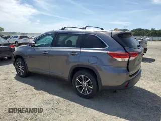 2018 Toyota Highlander SE with VIN 5TDJZRFH1JS523764, listed as a Copart auction lot 58576615 with 55,313 mi miles and Salvage title. Bid and sale history available at DreamBid. Image 2.