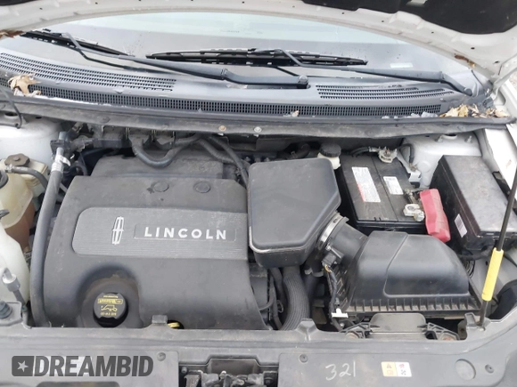 2011 Lincoln MKX with VIN 2LMDJ8JK0BBJ08813, listed as a IAAI auction lot 40978551 with 184,382 mi miles. Bid and sale history available at carsss.com. Image 10.