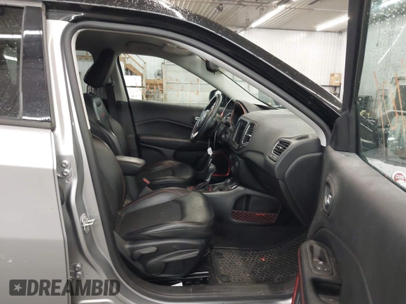 2019 Jeep Compass Trailhawk with VIN 3C4NJDDB8KT667863, listed as a IAAI auction lot 41944001 with 80,635 mi miles and . Bid and sale history available at DreamBid. Image 5.