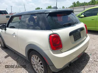 2016 MINI Hardtop z VIN WMWXP5C55G3B14454, wystawiony jako IAAI lot #42659350 z przebiegiem 93 933 mil mil oraz . Historia ofert i sprzedaży dostępna na DreamBid. Obrazek 3.