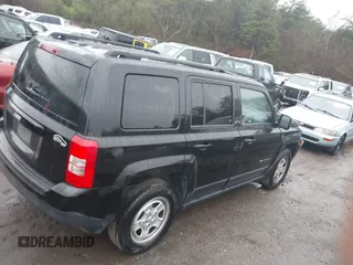 2017 Jeep Patriot Sport SE with VIN 1C4NJPBA7HD122716, listed as a IAAI auction lot 41476403 with 91,816 mi miles and . Bid and sale history available at DreamBid. Image 13.