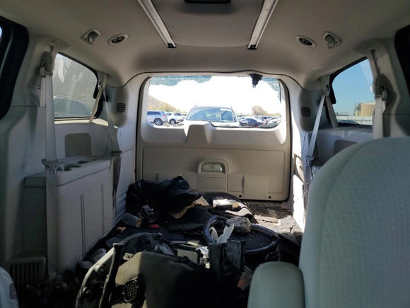 2014 Dodge Grand Caravan SE 30th Anniversary with VIN 2C4RDGBG5ER209391, listed as a Copart auction lot 76408524 with 136,403 mi miles and Clean Title. Bid and sale history available at DreamBid. Image 10.