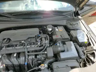 2025 Hyundai Elantra SE with VIN KMHLL4DG9SU956197, listed as a Copart auction lot 69461775 with 5,181 mi miles and Salvage title. Bid and sale history available at DreamBid. Image 13.