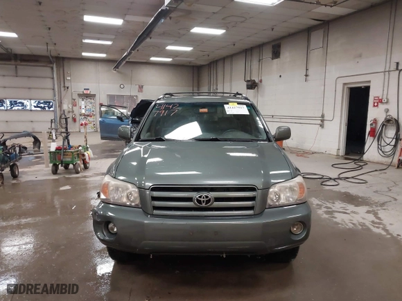 2006 Toyota Highlander w/3rd Row with VIN JTEEP21A760160417, listed as a IAAI auction lot 41427917 with 157,267 mi miles. Bid and sale history available at carsss.com. Image 12.