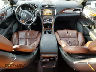 2017 Lincoln Continental Reserve with VIN 1LN6L9NC2H5601896, listed as a Copart auction lot 49681755 with 82,724 mi miles and Clean Title. Bid and sale history available at DreamBid. Image 8.