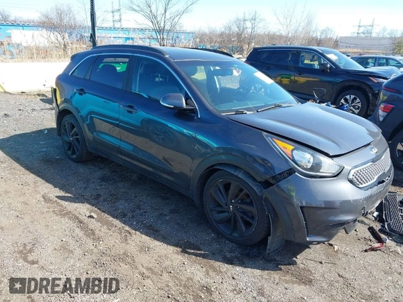 2018 Kia Niro EX with VIN KNDCC3LC6J5137430, listed as a IAAI auction lot 41804509 with 139,140 mi miles. Bid and sale history available at carsss.com. Image 1.