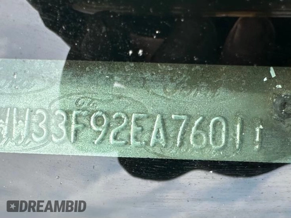 2002 Ford F-350 XL z VIN 1FTWW33F92EA76011, wystawiony jako Copart lot #59820745 z przebiegiem 442 139 mil mil oraz Czysty tytuł • Clean title. Historia ofert i sprzedaży dostępna na DreamBid. Obrazek 10.