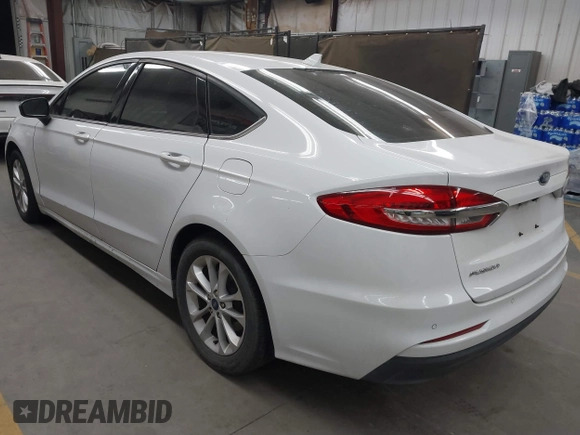 2020 Ford Fusion SE with VIN 3FA6P0H70LR155777, listed as a IAAI auction lot 41719123 with 61,531 mi miles. Bid and sale history available at carsss.com. Image 3.