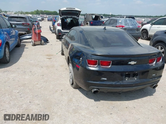2012 Chevrolet Camaro 1LT z VIN 2G1FB1E30C9198434, wystawiony jako IAAI lot #42049821 z przebiegiem 180 813 mil mil oraz . Historia ofert i sprzedaży dostępna na DreamBid. Obrazek 3.