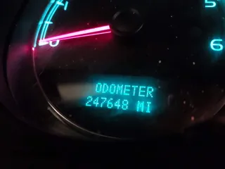2007 GMC Sierra 1500 SLE1 с VIN 2GTEK13M371722551, выставлен на аукционе IAAI как лот 41767637 с пробегом 247 648 миль миль и . История ставок и продаж доступна на DreamBid. Изображение 13.