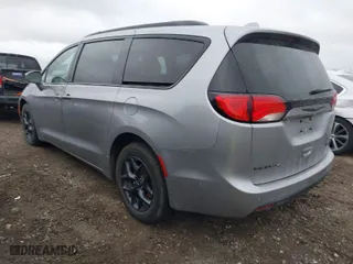 2018 Chrysler Pacifica Limited with VIN 2C4RC1GG2JR230718, listed as a IAAI auction lot 41837691 with 109,811 mi miles. Bid and sale history available at carsss.com. Image 3.