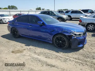 2018 BMW M5 z VIN WBSJF0C51JB282030, wystawiony jako Copart lot #54773835 z przebiegiem 44 046 mil mil oraz Szkody całkowita. Historia ofert i sprzedaży dostępna na DreamBid. Obrazek 4.