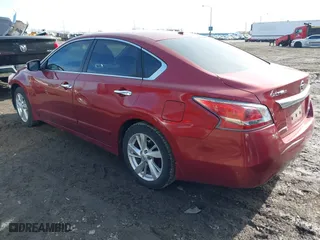 2014 Nissan Altima 2.5 SV with VIN 1N4AL3AP6EC298851, listed as a IAAI auction lot 41497640 with 180,268 mi miles. Bid and sale history available at carsss.com. Image 3.