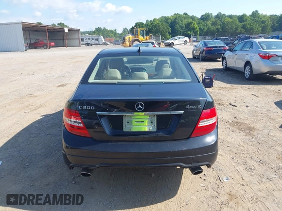 2012 Mercedes-Benz C 300 Sport z VIN WDDGF8BB8CR200253, wystawiony jako IAAI lot #42735797 z przebiegiem 140 277 mil mil oraz . Historia ofert i sprzedaży dostępna na DreamBid. Obrazek 16.