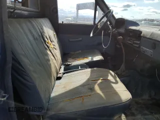 1983 Toyota Pickup z VIN JT4RN48D0D0062446, wystawiony jako Copart lot #59037805 z przebiegiem 157 999 mil mil oraz Czysty tytuł • Clean title. Historia ofert i sprzedaży dostępna na DreamBid. Obrazek 10.