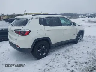 2019 Jeep Compass Latitude with VIN 3C4NJDBBXKT647665, listed as a IAAI auction lot 41327220 with 41,957 mi miles and . Bid and sale history available at carsss.com. Image 4.