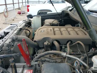 2017 Toyota Tundra Platinum с VIN 5TFAW5F11HX623100, выставлен на аукционе IAAI как лот 42210830 с пробегом 80 459 миль миль и . История ставок и продаж доступна на DreamBid. Изображение 19.